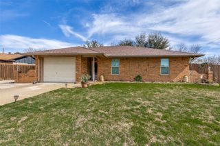708 Vickie Drive, Azle, TX 76020