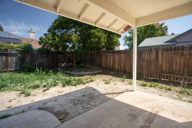 1751 Corsica Dr, Yuba City, CA 95993