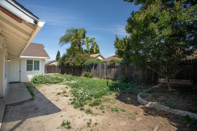 1751 Corsica Dr, Yuba City, CA 95993