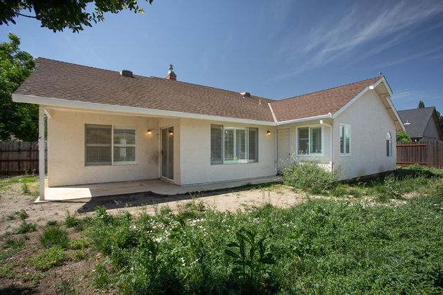 1751 Corsica Dr, Yuba City, CA 95993