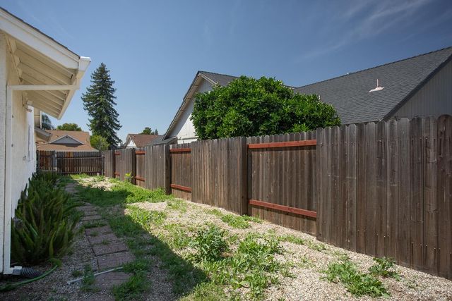1751 Corsica Dr, Yuba City, CA 95993