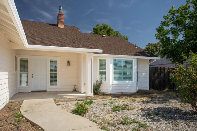 1751 Corsica Dr, Yuba City, CA 95993