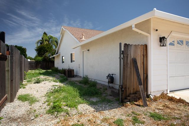 1751 Corsica Dr, Yuba City, CA 95993