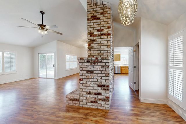 1751 Corsica Dr, Yuba City, CA 95993