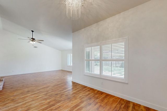 1751 Corsica Dr, Yuba City, CA 95993