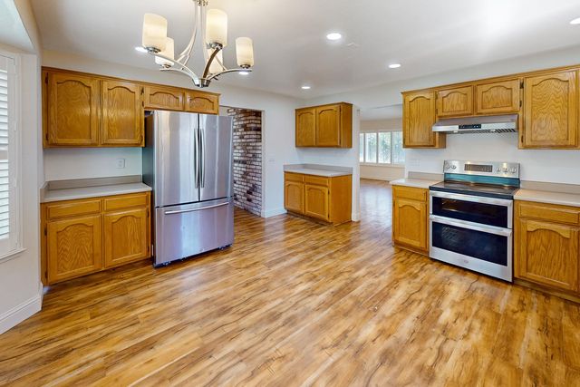 1751 Corsica Dr, Yuba City, CA 95993