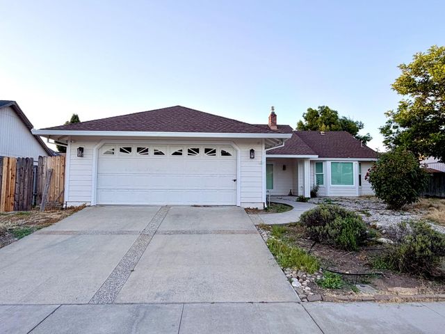 1751 Corsica Dr, Yuba City, CA 95993
