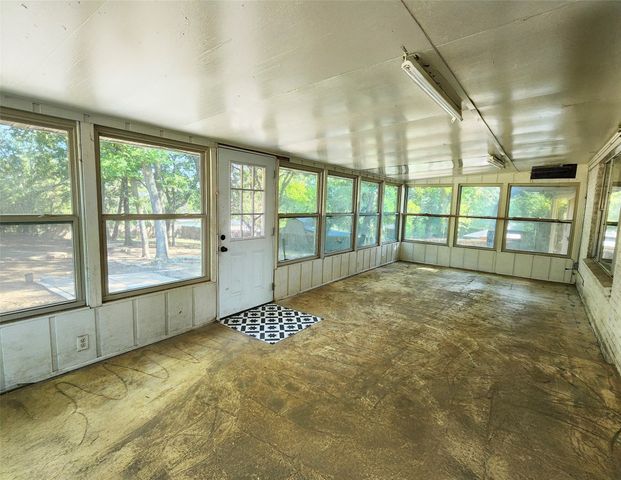 6585 Appian Way, Fort Worth, TX 76135