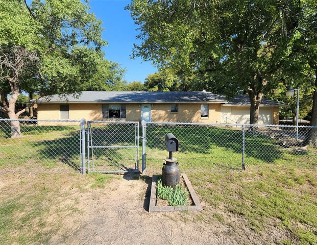 6585 Appian Way, Fort Worth, TX 76135