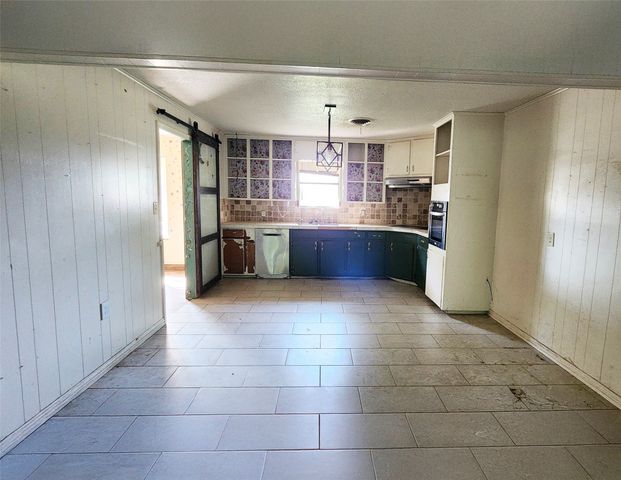 6585 Appian Way, Fort Worth, TX 76135