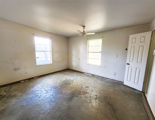 6585 Appian Way, Fort Worth, TX 76135