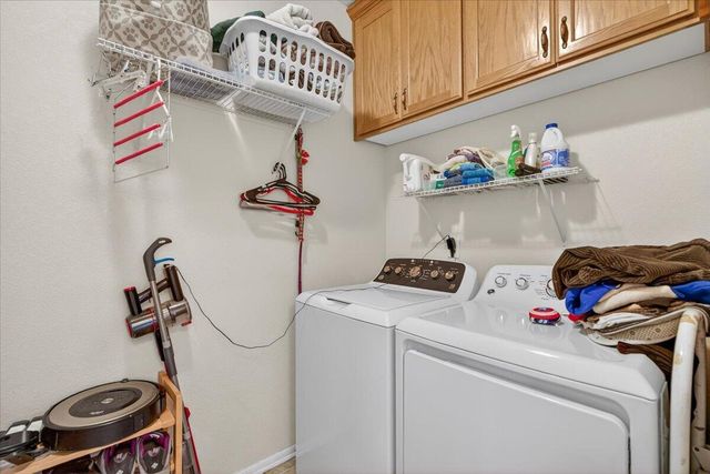 997 N Mountain Avenue, Central Point, OR 97502
