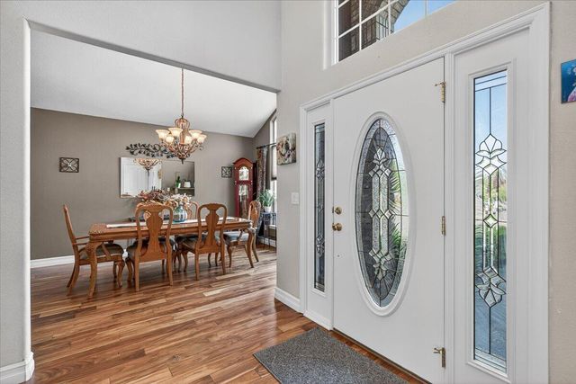 997 N Mountain Avenue, Central Point, OR 97502