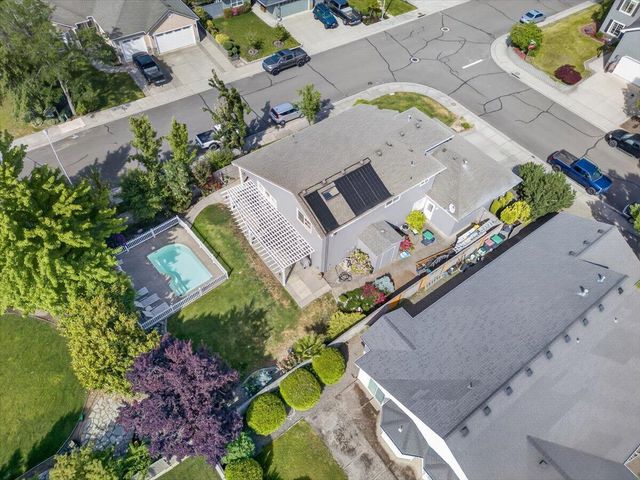 997 N Mountain Avenue, Central Point, OR 97502