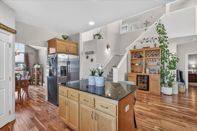 997 N Mountain Avenue, Central Point, OR 97502