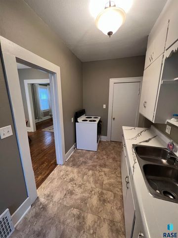 202 N French Ave Avenue, Sioux Falls, SD 57103