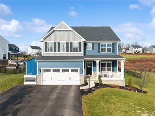 1063 Wedgewood Dr, Penn Twp, PA 15644