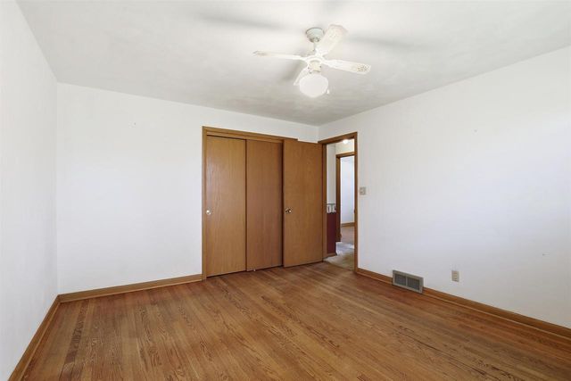 3288 OAKRIDGE ROAD, Neenah, WI 54956