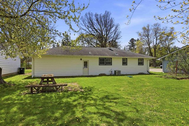 3288 OAKRIDGE ROAD, Neenah, WI 54956