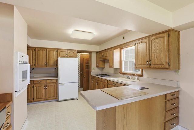 3288 OAKRIDGE ROAD, Neenah, WI 54956