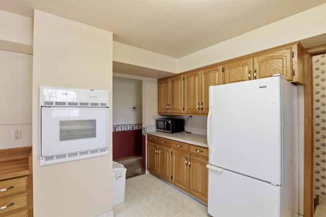 3288 OAKRIDGE ROAD, Neenah, WI 54956