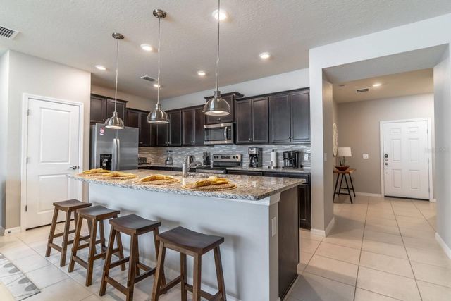 886 PARADISE DRIVE, Davenport, FL 33897