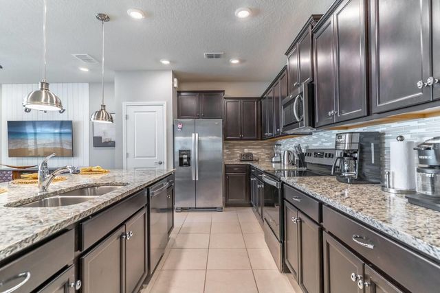 886 PARADISE DRIVE, Davenport, FL 33897