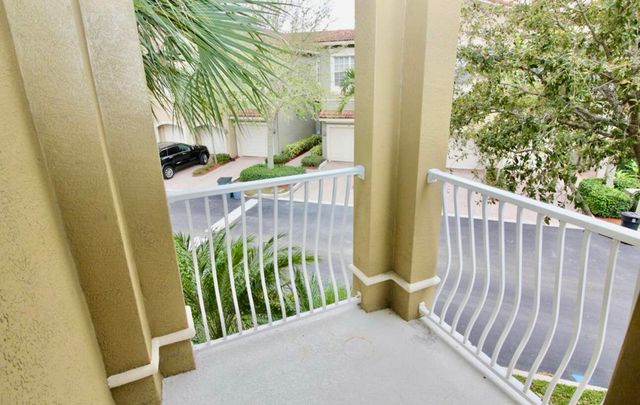 4930 Bonsai Circle 208, Palm Beach Gardens, FL 33418