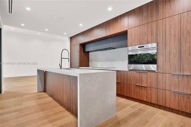 229 NW 42nd St, Miami, FL 33127