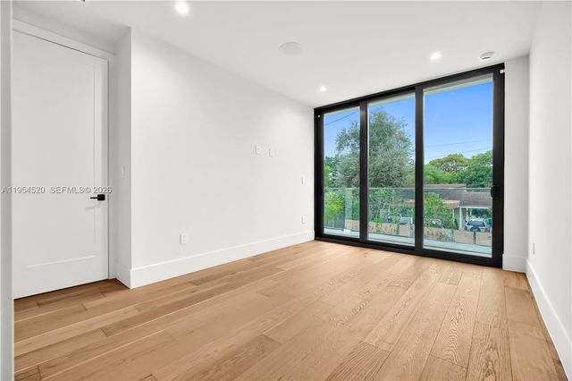 229 NW 42nd St, Miami, FL 33127