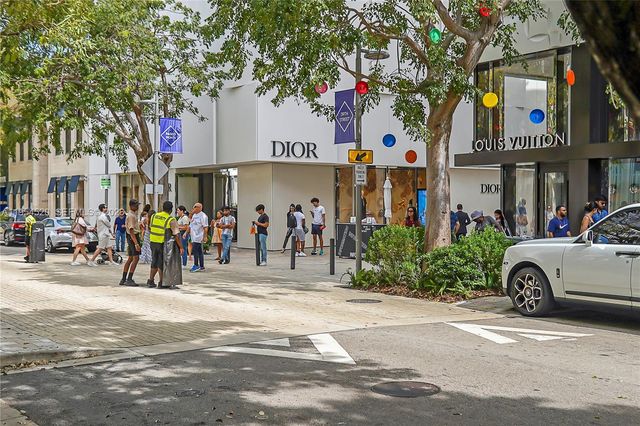 229 NW 42nd St, Miami, FL 33127