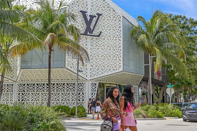 229 NW 42nd St, Miami, FL 33127