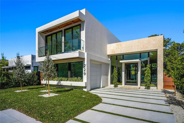 229 NW 42nd St, Miami, FL 33127