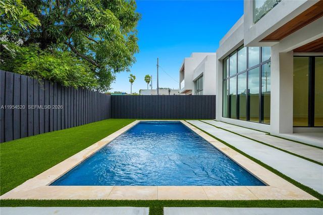 229 NW 42nd St, Miami, FL 33127