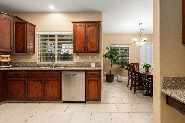 2868 Casty Ct., Sanger, CA 93657