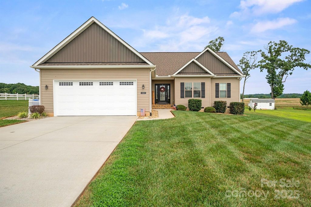 163 Castle Pines Lane, Statesville, NC 28625