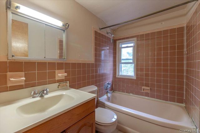 72 Twin Avenue, Spring Valley, NY 10977