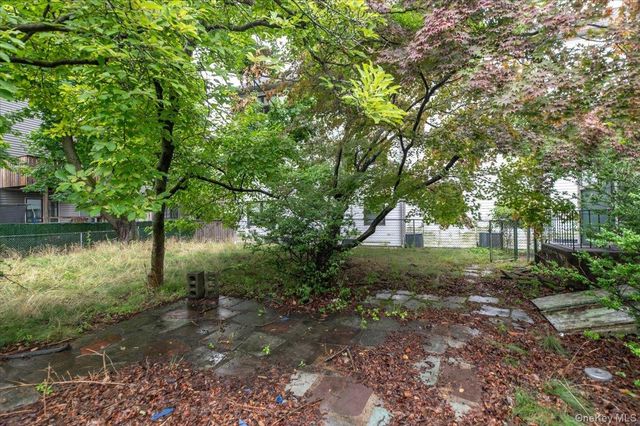 72 Twin Avenue, Spring Valley, NY 10977