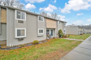 7 Carillon Drive APT C, Rocky Hill, CT 06067