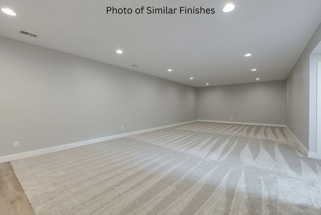 22 Viola Drive, Le Claire, IA 52753