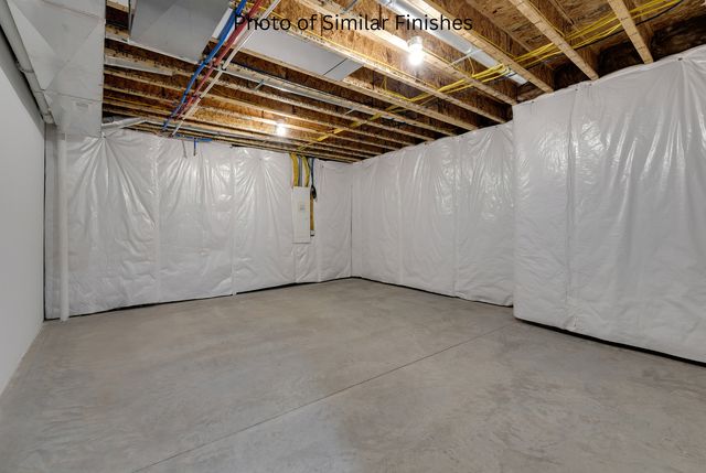 22 Viola Drive, Le Claire, IA 52753