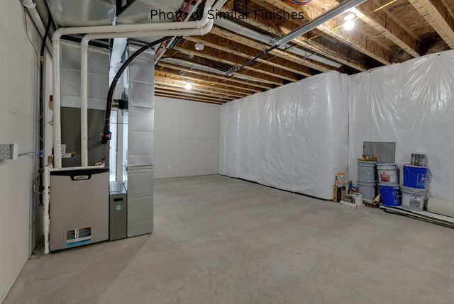 22 Viola Drive, Le Claire, IA 52753