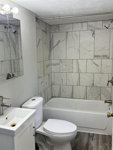 1230 Golden Avenue, Battle Creek, MI 49014