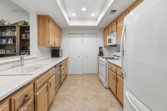 10361 Garden Grove Blvd 12, Garden Grove, CA 92843