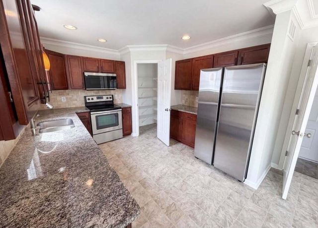 42824 Greystone Drive, Sterling Heights City, MI 48313