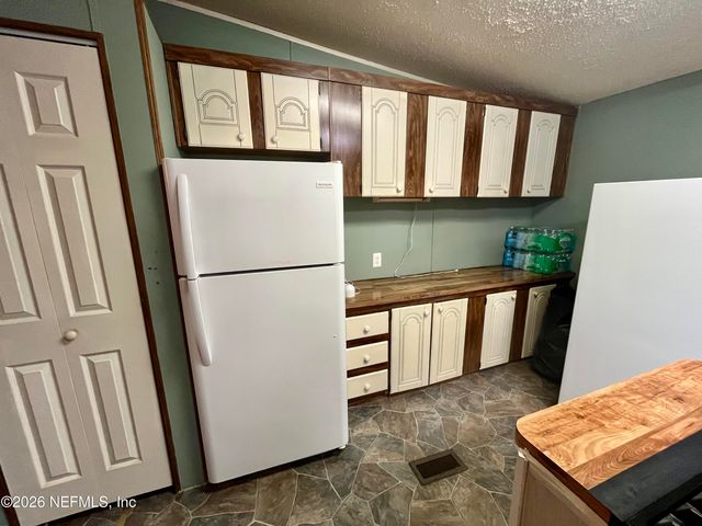 108 SAND LAKE Drive, Pomona Park, FL 32181