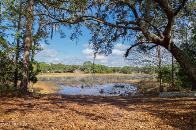 108 SAND LAKE Drive, Pomona Park, FL 32181