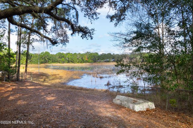 108 SAND LAKE Drive, Pomona Park, FL 32181