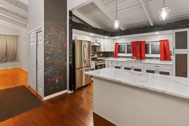 7030 E 1st Avenue, Gary, IN 46403