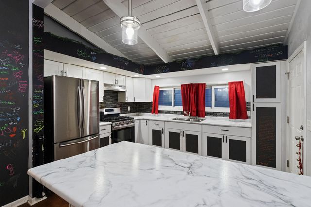 7030 E 1st Avenue, Gary, IN 46403